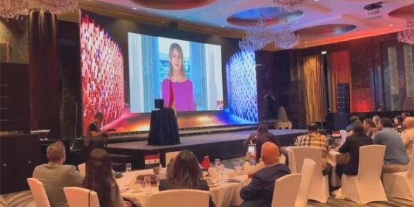 السيدة أسماء الأسد لفريق الجناح السوري في إكسبو 2020 دبي: المشاركة المتميزة إنجاز وطني يفتخر به السوريون جميعاً