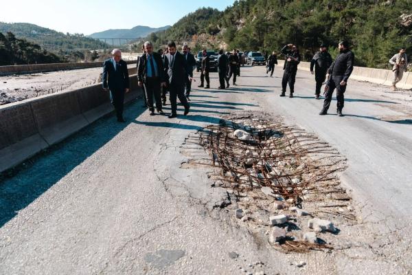 يصنف بأنه من الطرق العالمية.. اتوستراد (اريحا اللاذقية) يربط مناطق الإنتاج بمرافئ التصدير.. الوزير بدر: آمن ويختزل المسافة والزمن