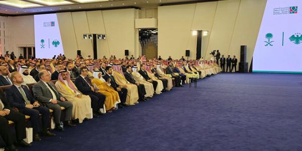 بحضور الرئيس الشرع.. بدء أعمال المنتدى الاستثماري السوري السعودي في قصر الشعب بدمشق