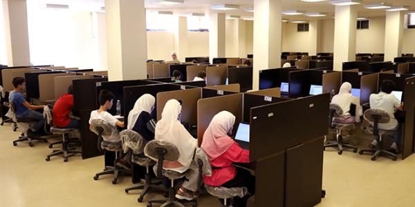 881 طالباً وطالبةً يشاركون في اختبارات الماراثون البرمجي للصغار واليافعين