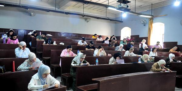 بدء امتحانات جامعة دمشق ونحو 180 ألف طالب وطالبة يتقدمون لها