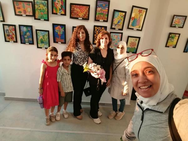 (بصمتي) معرض فني بجانب البلدية الجديدة في جرمانا يترجم خيال الأطفال إلى لوحات احترافية